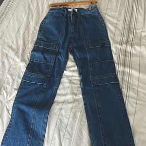 aritzia denim forum jeans. dark blue and size 27